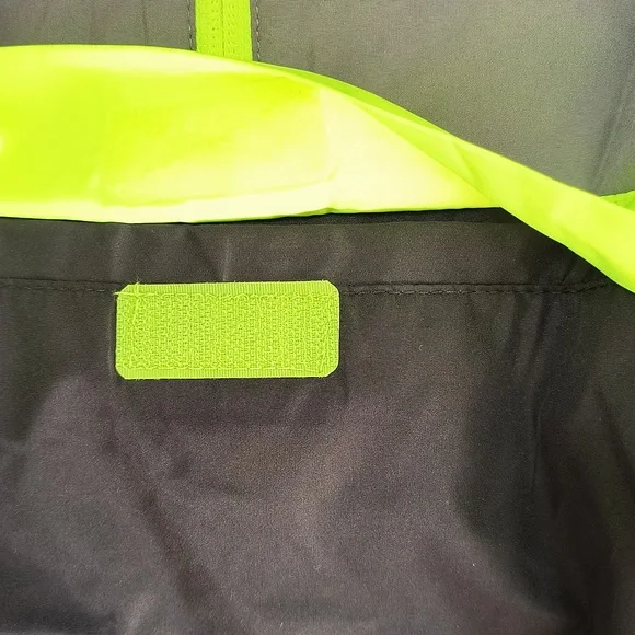 Puma Kids Windbreaker in Castle Rock colorway NWT - Picture 4 of 9